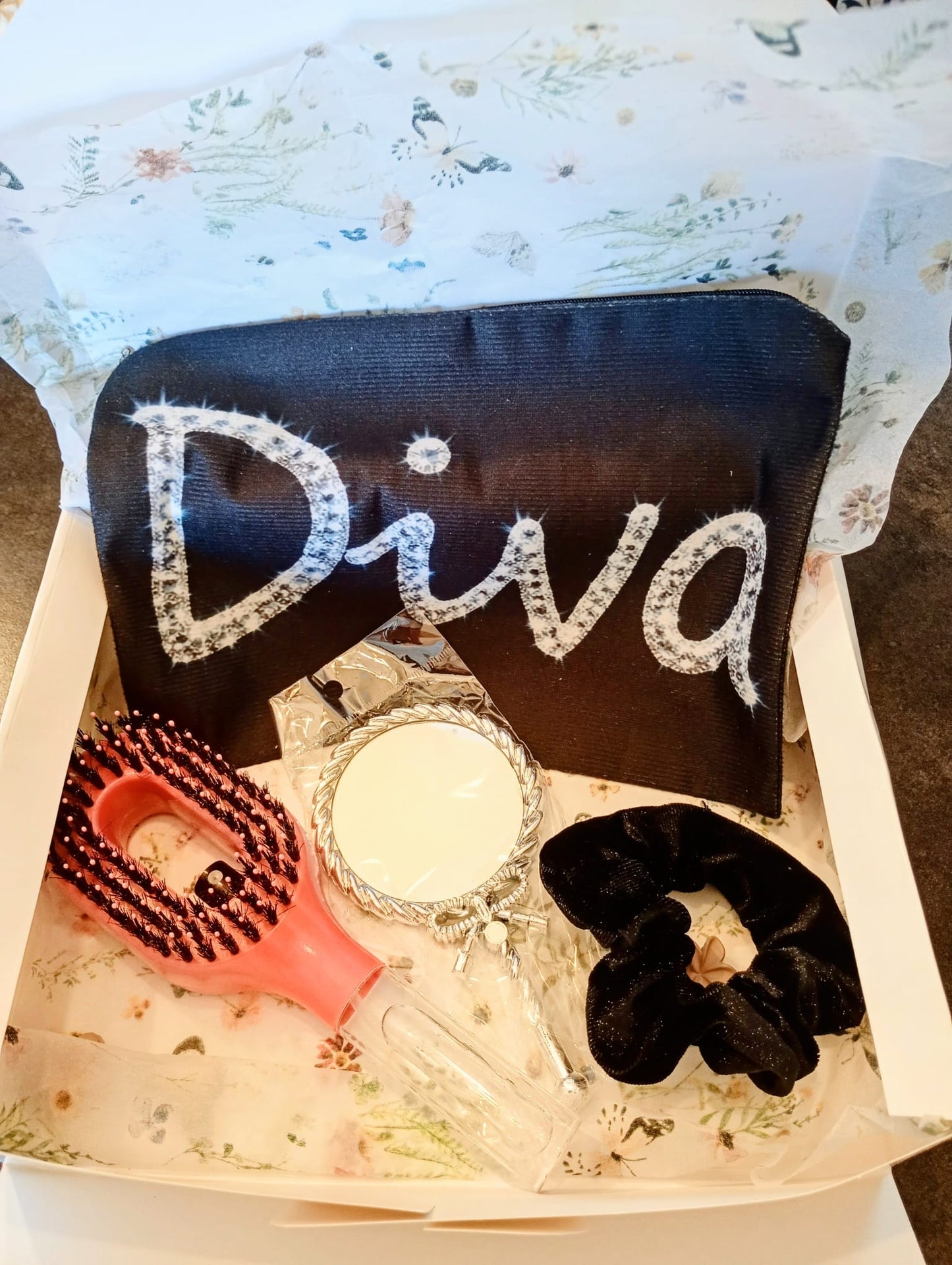 Kit Beauty Diva – Spazzola Spray 2in1, Specchietto e Scrunchie con Zip